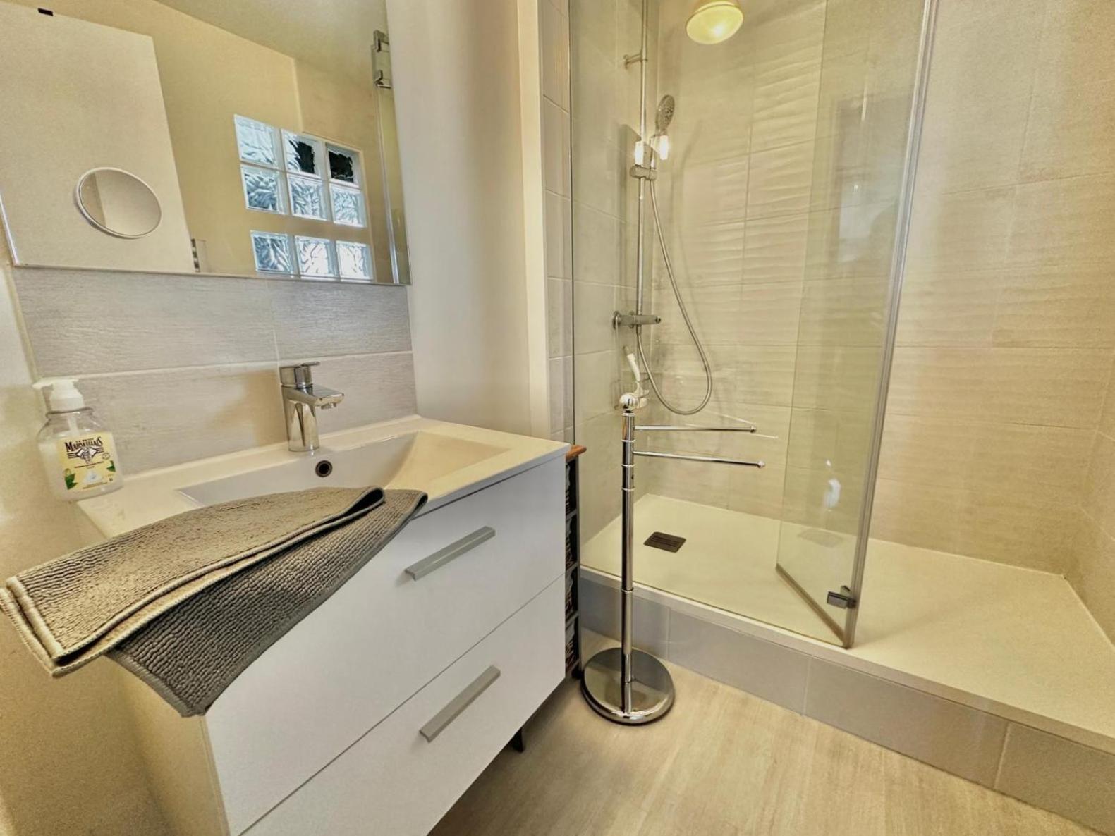 Appartement Pres Du Port Centre Et Plage - Vue Mer Courseulles-sur-Mer Ngoại thất bức ảnh